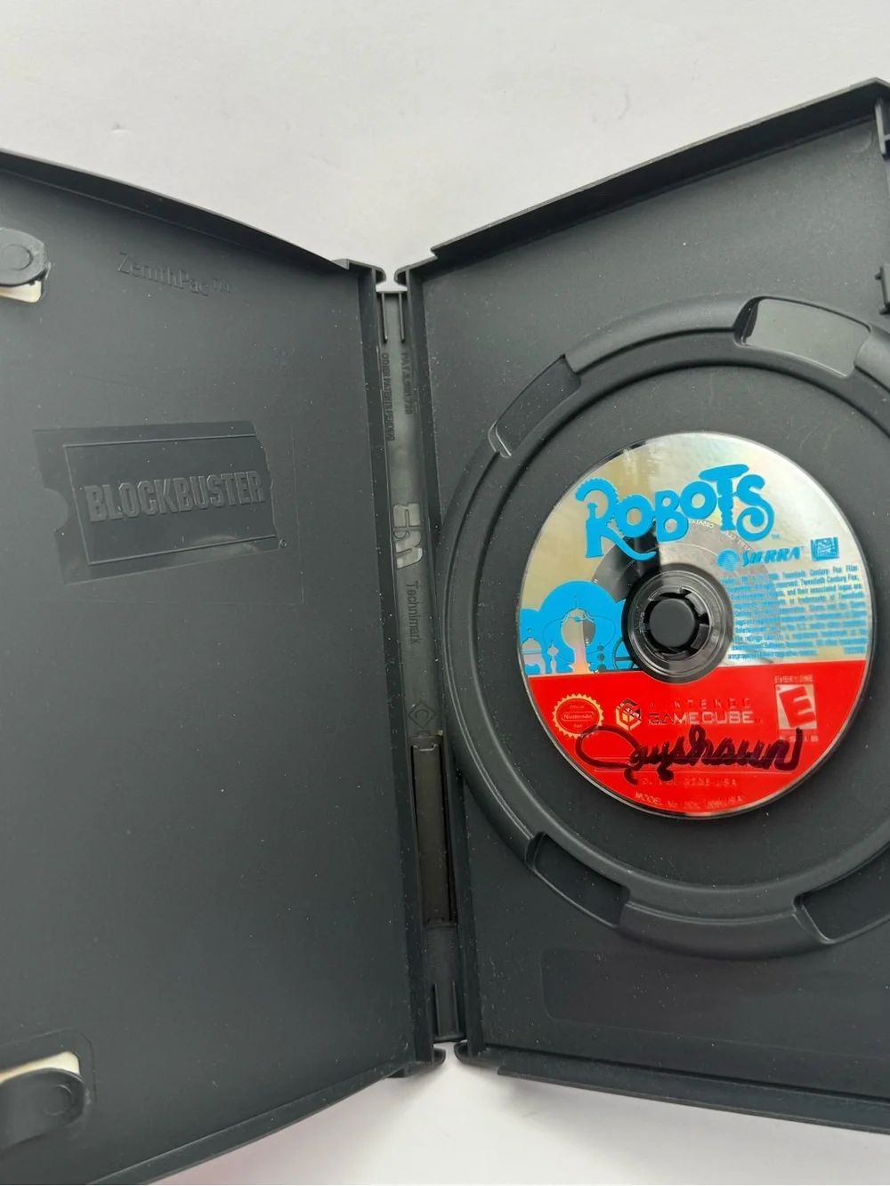 Robots Nintendo GameCube Disc + VTG BlockBuster Case Only - Tested
